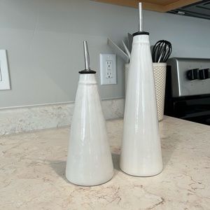 McGee and Co Oil and Vinegar set